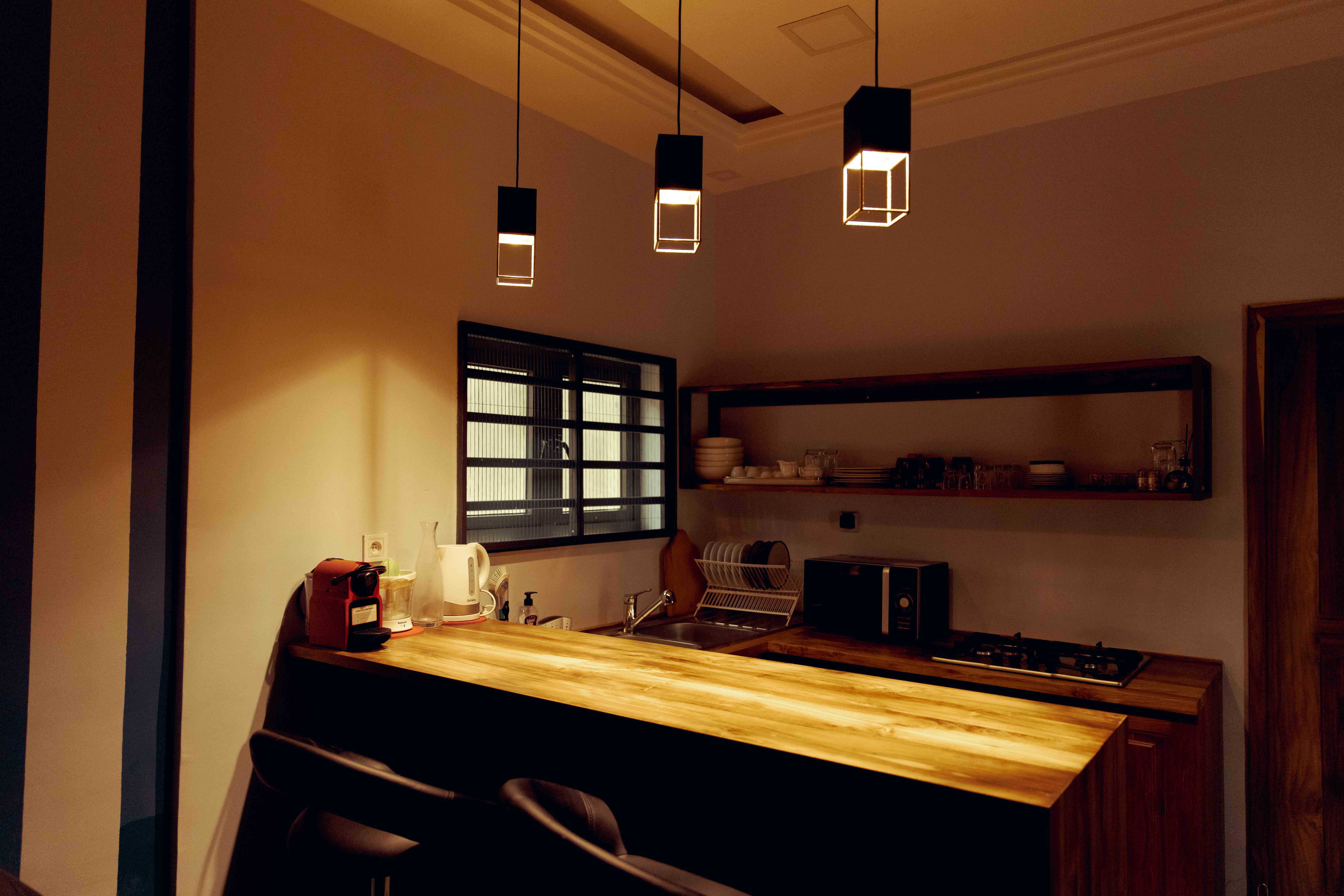 cuisine ouverte équipée avec bar